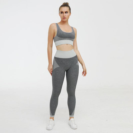 Knitted Seamless Sportswear for a Sculpted and Stylish Look
