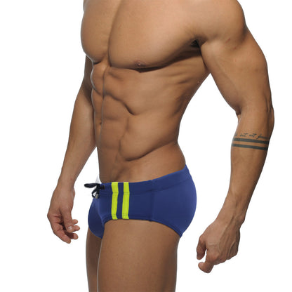Men's Sporty Color-Matching Swim Briefs with Fashionable Design